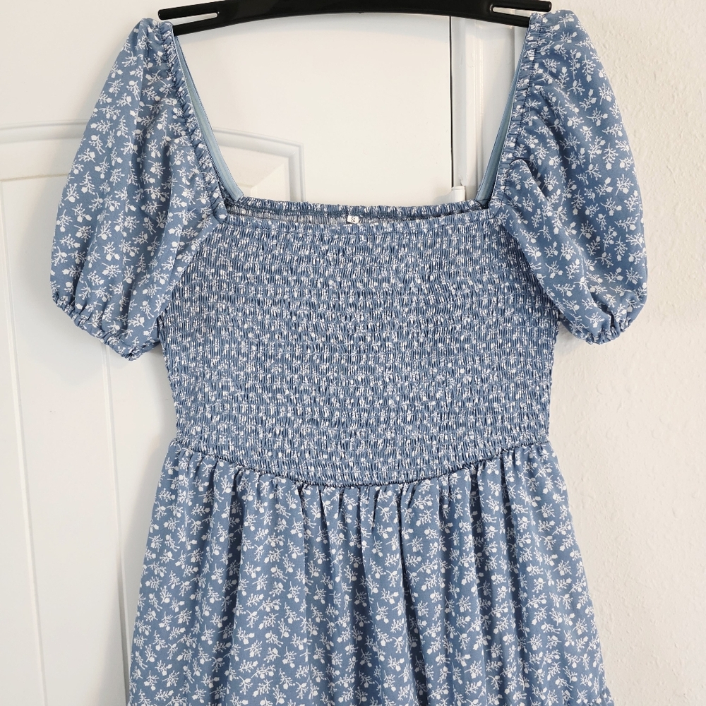 Women's Puff Sleeve Square Neck Smocked & Floral Print - Picture 4 of 10
